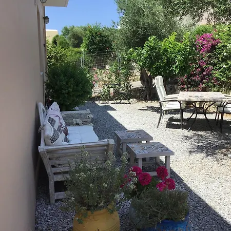 Athina Vila Pangalochori